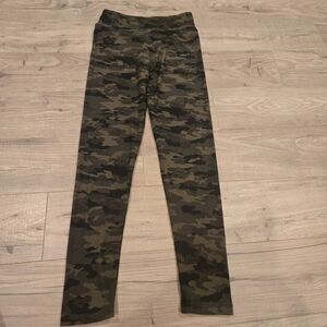 NWOT LULAROE Camo Green Brown Buttery Soft Leggings Size Tween (Juniors 00-0)
